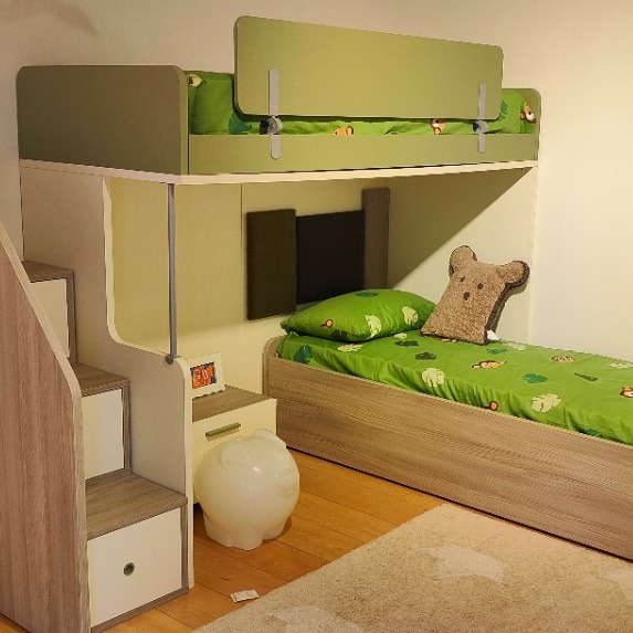 letto a castello con ribalta e contenitore